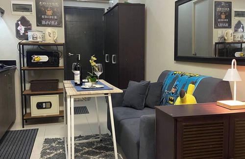 South Triangle Condo | The Cabin 360 at Symphony Towers