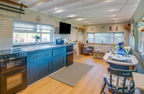 Garn Fadryn House | The Cabin at Bragdy - One Bedroom House, Sleeps 2