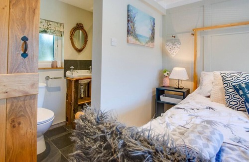Garn Fadryn House | The Cabin at Bragdy - One Bedroom House, Sleeps 2
