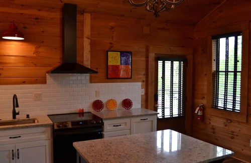 Jasper House | The Cabin on Main. Fully furnished home on Main St in downtown Jasper.