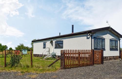 Earls Barton Apartment | The Cabin - Uk49767