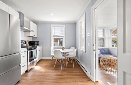 Salisbury Beach Apartment | The Cammie Cabana | Pet Friendly | Steps to Beach