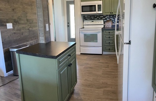 Downtown Des Moines House | The Capitol House-East Village/Downtown, King Bed