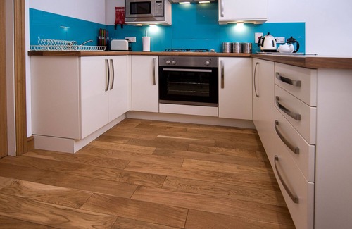 Borth-y-Gest Cottage | The Captain's Bank