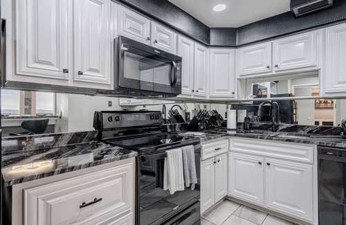 Mid America Condo | The Captain's Penthouse