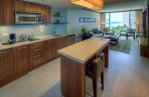 North Beach Apartment | The Carillon Hotel One Bedroom with Two Queen Beds, Great Ocean and Beach View
