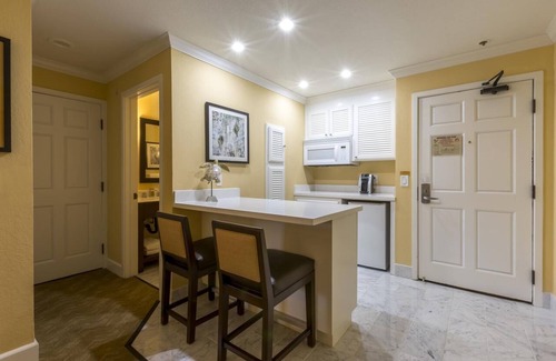 Carlsbad Village Resort | The Carlsbad Inn 1 Bedroom Sleeps 4