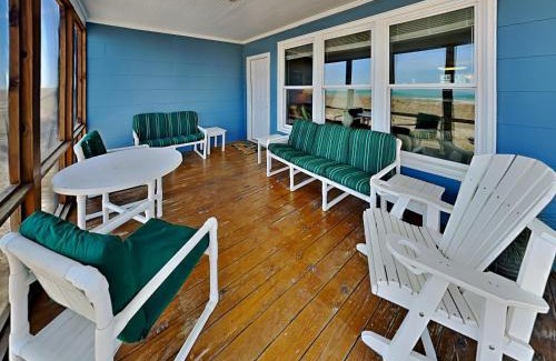 Topsail Beach House | The Caroline