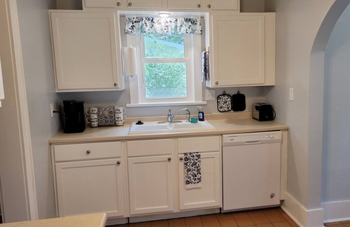 Doling House | The Carriage House - SGF- Near Ozark Empire Fairgrounds & Arena