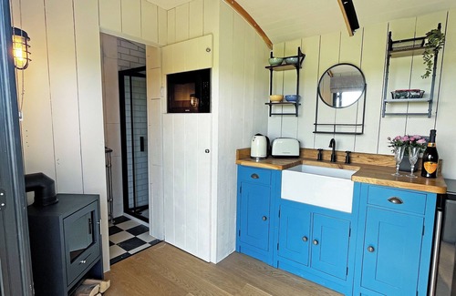 Alfreton Cottage | The Carriage - UK48947