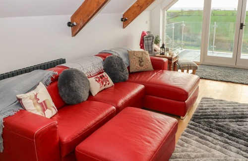 Whitland Cottage | THE CART BARN @ CADWGAN, family friendly, with hot tub in Llanboidy