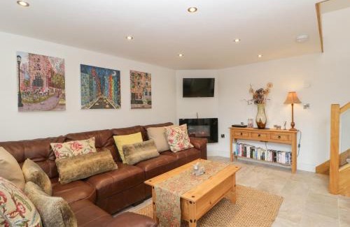 Yarpole House | The Cart Barn