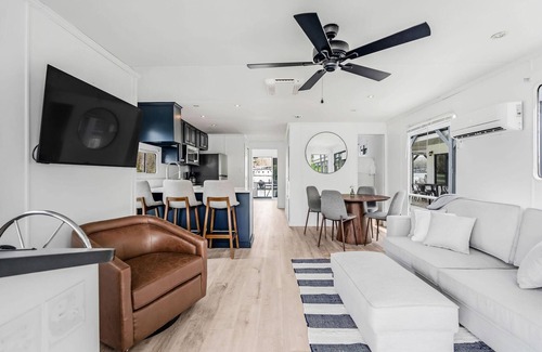 Celina Boat Rental | The Castaway Houseboat 53' - Smallest Houseboat, 3 bedrooms, waterslide, covered rooftop lounge area