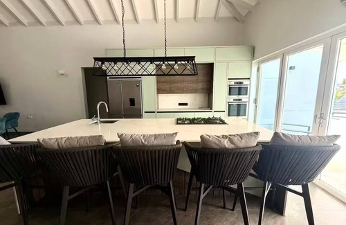 Lagun House | The Cave Beach House