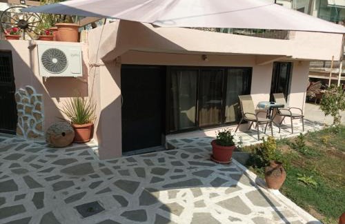 Makri House | The cave of Cyclops