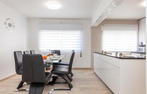 Lagos House | The Chairs Place GuestHouse