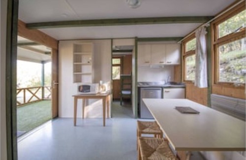 Frayssinet Ski Chalet | the chalets are on a hill N3