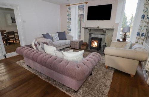 Dol-y-Gaer House | The Chapel