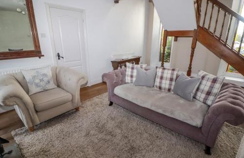 Dol-y-Gaer House | The Chapel