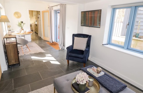 Yarpole Cottage | THE CHAPEL, pet friendly, character holiday cottage in Yarpole