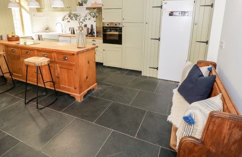 Yarpole Cottage | THE CHAPEL, pet friendly, character holiday cottage in Yarpole