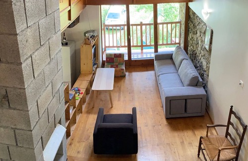 Thoiry House | The charm of a large house in an old barn