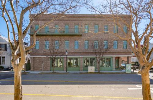 Cannonborough Elliotborough Apartment | The Chateau - By Charleston Vacays