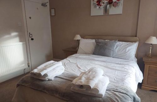 Great Yarmouth House | The Chateau by MPH Holidays