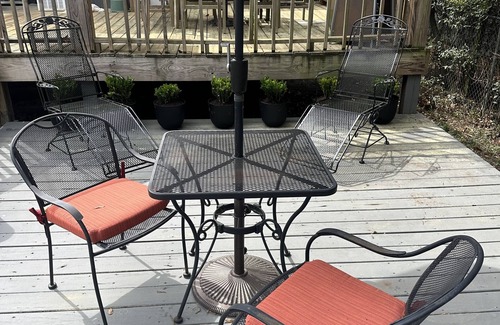 Summerville House | THE CHATEAU OF OAKLAND nnBEST PLACE TO STAY & PLAY GOLF/TWO DECKS 16 FOOT SPA