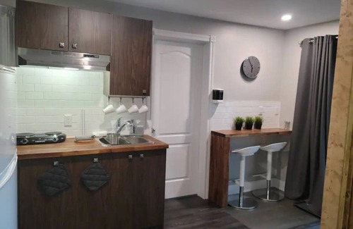 Chelsea Apartment | The Chelsea Bachelor Suite-A Couples Getaway