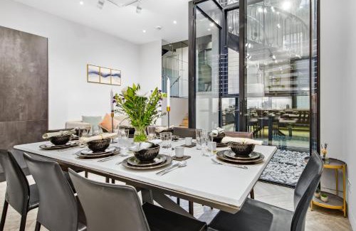 Redcliffe Villa | The Chelsea Villa