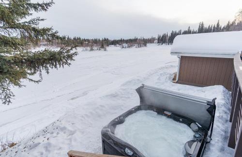 College House | The Chena River House North Suite