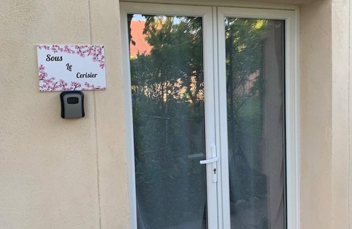 Villepinte Apartment | The Cherry Tree, near Paris Roissy CDG Airport, Disneyland, Asterix, Exposition