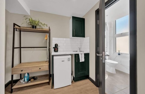 Shacklewell Apartment | The Chill Spot: Peaceful Studio for Two