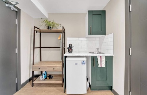 Shacklewell Apartment | The Chill Spot: Peaceful Studio for Two