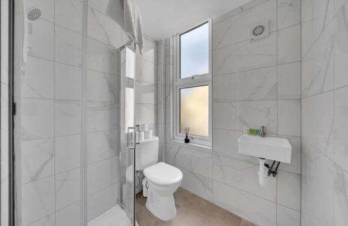 Shacklewell Apartment | The Chill Spot: Peaceful Studio for Two