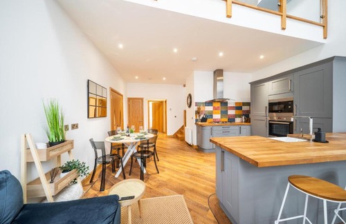 Montrose Apartment | The Church Front