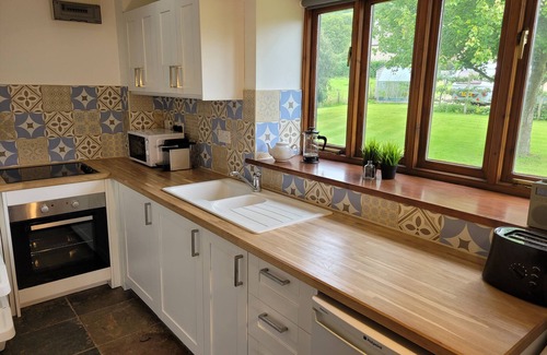 Axminster Cottage | THE CIDER HOUSE, pet friendly, character holiday cottage in Dalwood