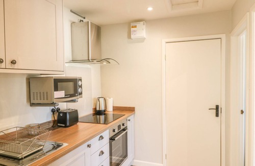 Shaftesbury Cottage | THE CIDER PRESS, MOTCOMBE, SHAFTESBURY, pet friendly in Motcombe