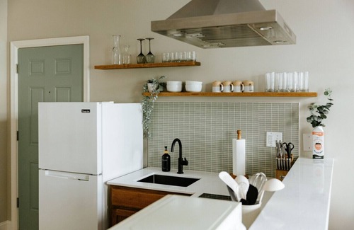 Lancaster Apartment | The Citizen Suite | King Bed, Downtown Lancaster, Stylish