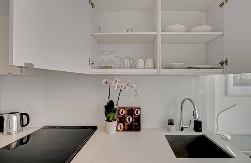 Garden District Hotel | The Cityscape by Instant Suites | PentHouse Unit