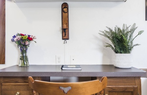 Tyrone House | The Claw - An Irvie Home