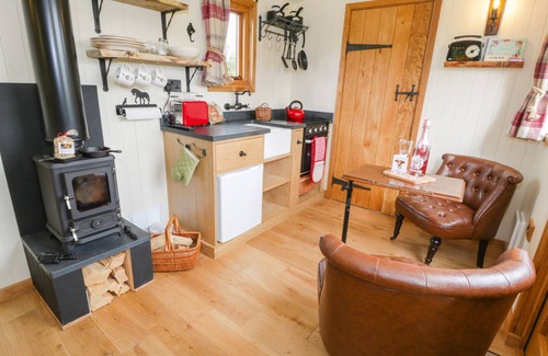 Saint Asaph Cottage | THE CLYDES, pet friendly, character holiday cottage in St Asaph