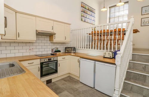 Godshill Cottage | THE COACH HOUSE, pet friendly in Wroxall