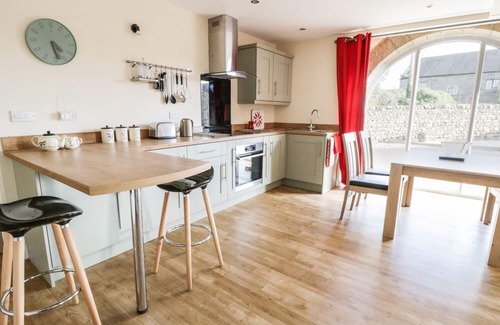 Fourstones Near Bentham Cottage | THE COACH HOUSE, pet friendly, character holiday cottage in Rathmell