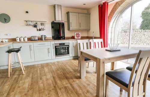 Fourstones Near Bentham Cottage | THE COACH HOUSE, pet friendly, character holiday cottage in Rathmell