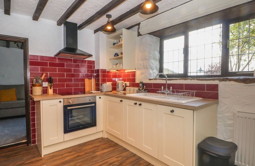 Llanasa Cottage | THE COACH HOUSE, romantic, character holiday cottage in Trelawnyd