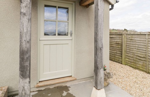 Wedmore Cottage | THE COAL HOUSE AT MENDIP VIEW, with a garden in Wedmore