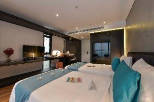 Tho Quang Beach Hotel | The Code Hotel & Spa Da Nang - Complimentary Daily Afternoon Tea in Sky Bar