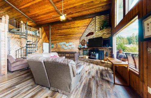 Anderson Island House | The Coffee Grounds